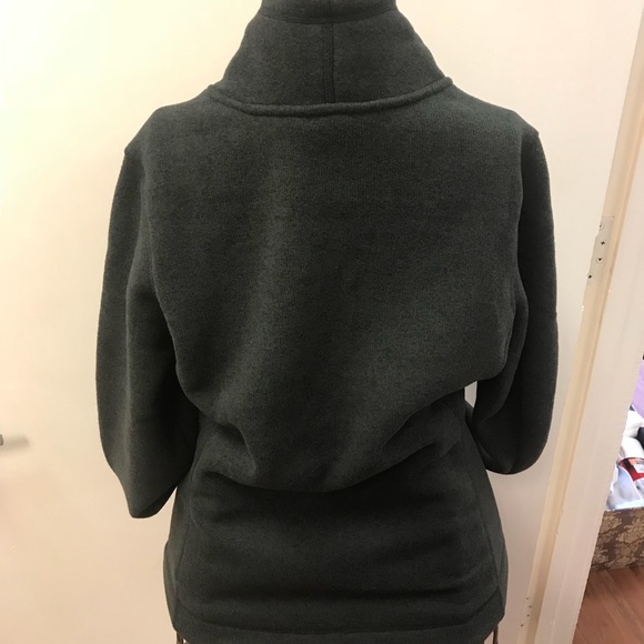 ❌❌SOLD❌❌NWT North Face Ladies fleece jacket. Med - Picture 3 of 7